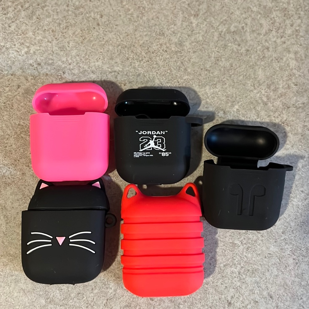 COPY - 5 AirPods case for first / second generation